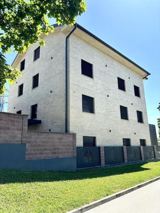 Villa Moste With Pool & Ev Station Lubiana Esterno foto